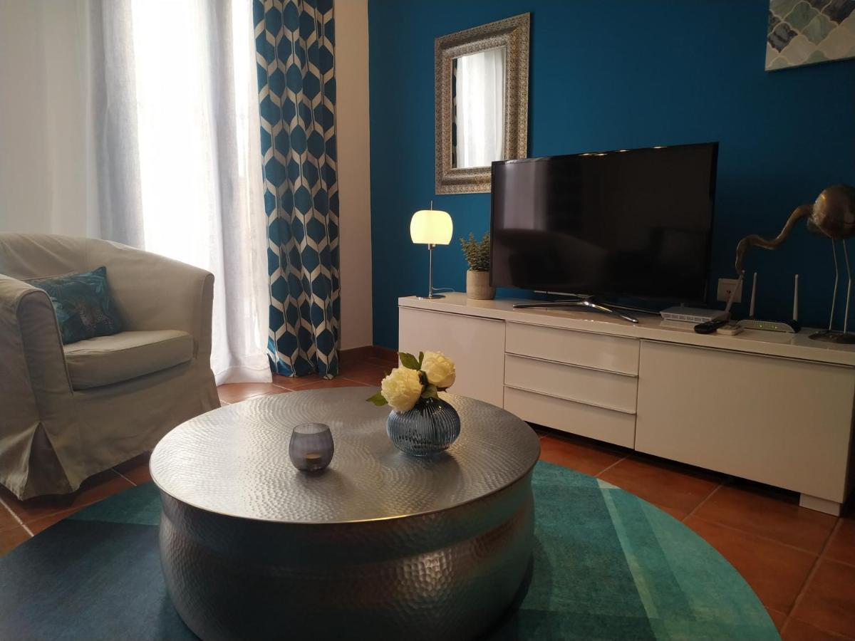 Apartamento C/Piscina Centro 内尔哈 外观 照片