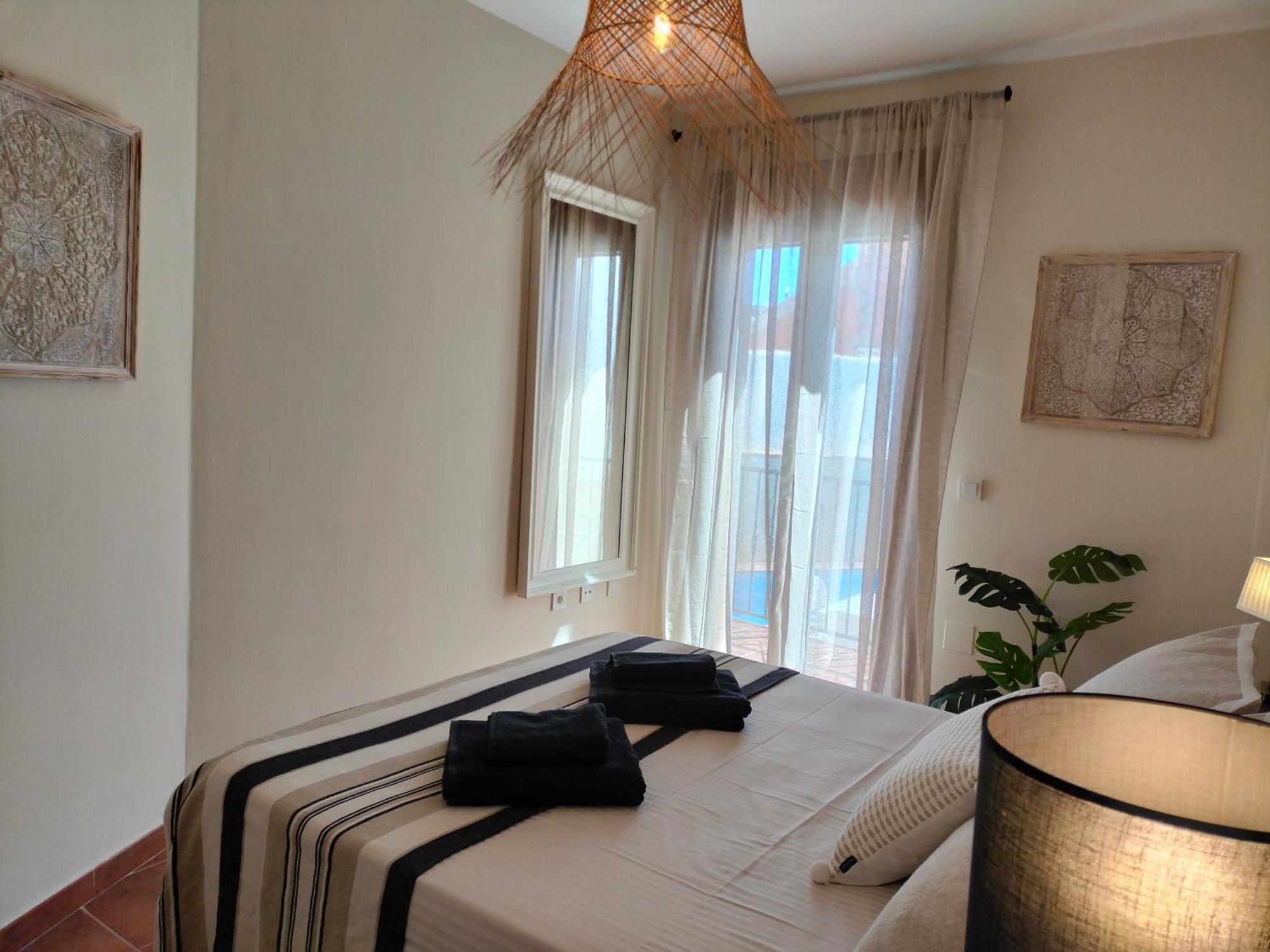 Apartamento C/Piscina Centro 内尔哈 外观 照片